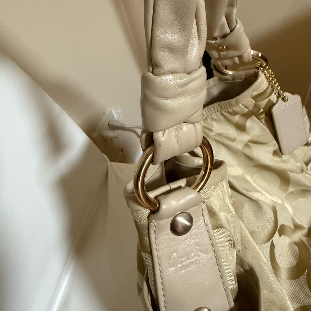 Coach bag great condition - Picture 6 of 10
